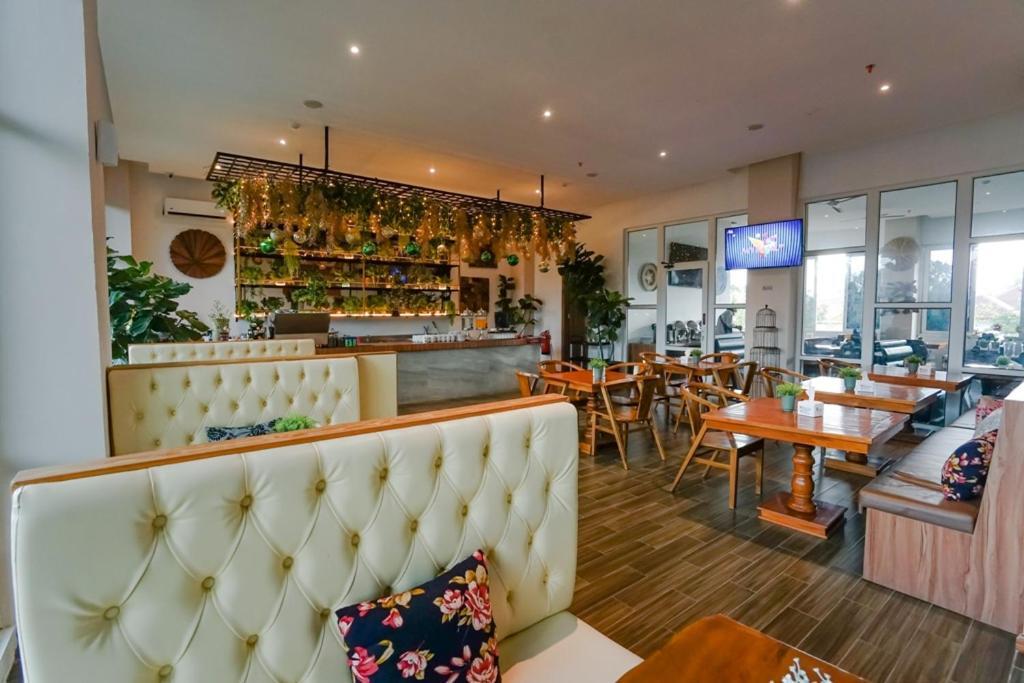 Deli Hotel Medan Eksteriør bilde